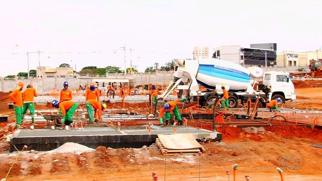 Pedreiros, Serventes, Instaladores, Serralheiro e pintores são algumas das vagas que a empresa de arquitetura disponibilizou para contratações diretas