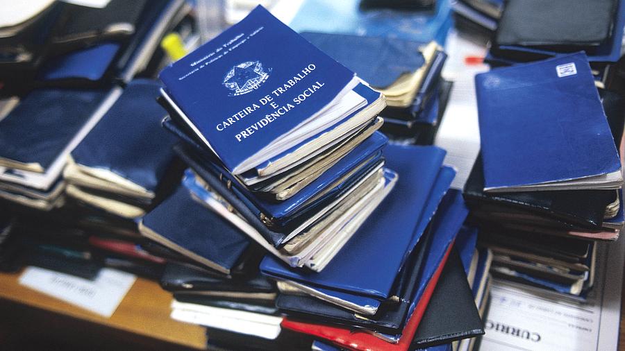 carteira de trabalho, vagas, GKN, emprego, ferramentas, metalúrgica