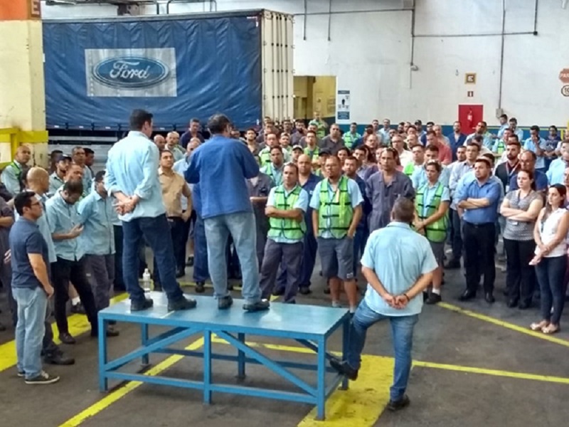 Ford inicia demissões