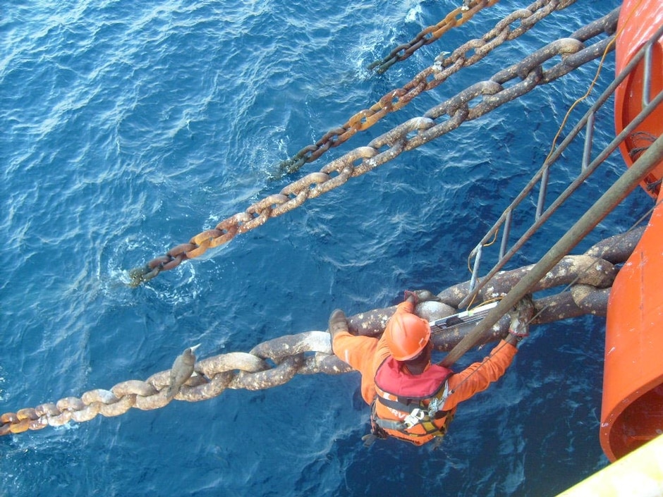 ESCALADOR MACAE VAGAS OFFSHORE