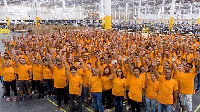Mais de 100 vagas de emprego em muitas funções abertas pela multinacional Amazon no Brasil