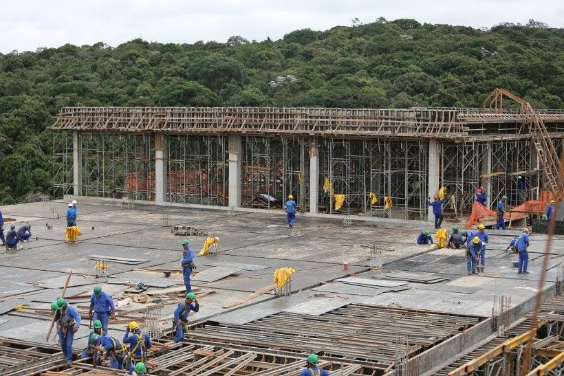 Servente de Obras, Armador, Carpinteiro e mais profissionais convocados para vagas de emprego na construção civil, hoje 15 de julho para Congonhas, MG