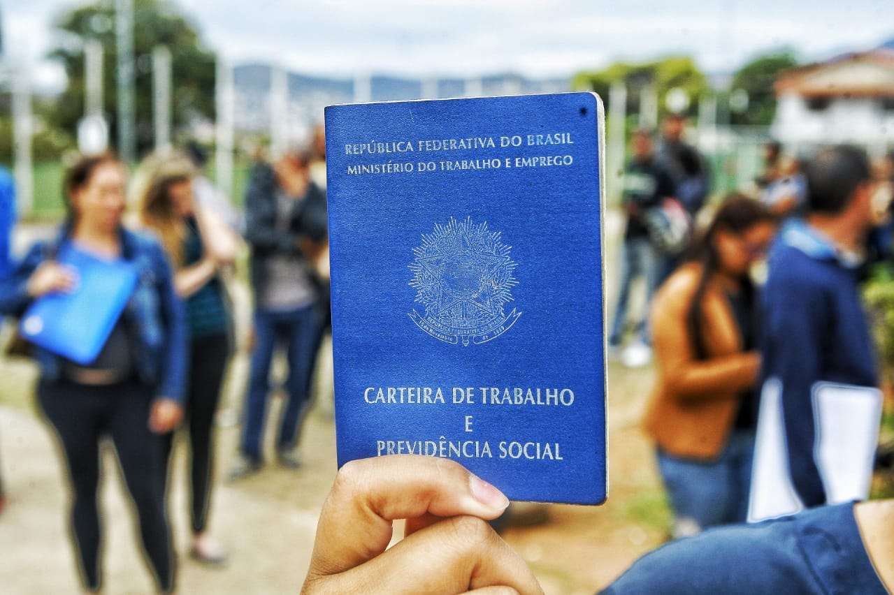Trabalhadores de nível fundamental, médio e técnico podem se candidatar as vagas de emprego para operador, pedreiro, mecânico, auxiliar de produção, marceneiro, carpinteiro, soldador, eletricista e mais, para Betim, em Minas Gerais