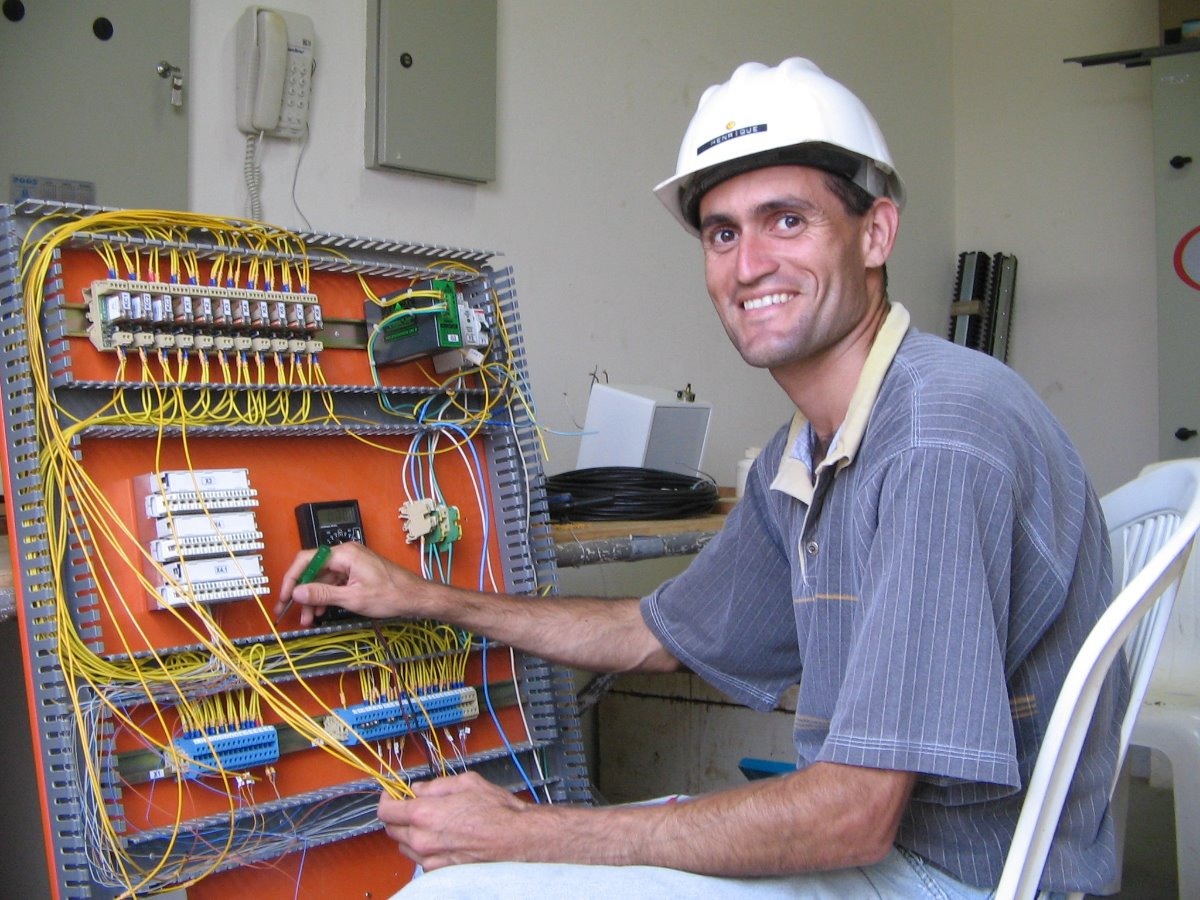 Eletricista - Coelba - curso gratuitos