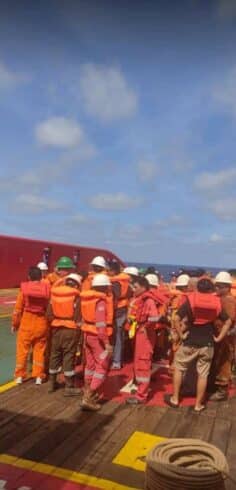 Tripulantes da plataforma offshore