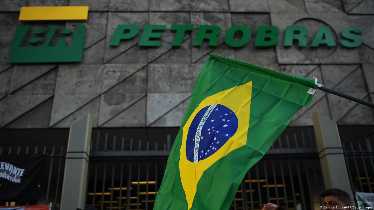 Após conversar com os assessores de partidos da oposição da eleição presidencial, a Bradesco BBI está projetando um novo futuro para a Petrobras. A compra da Vibra Energia e uma fusão com a Eletrobras são alguns dos pontos levantados.