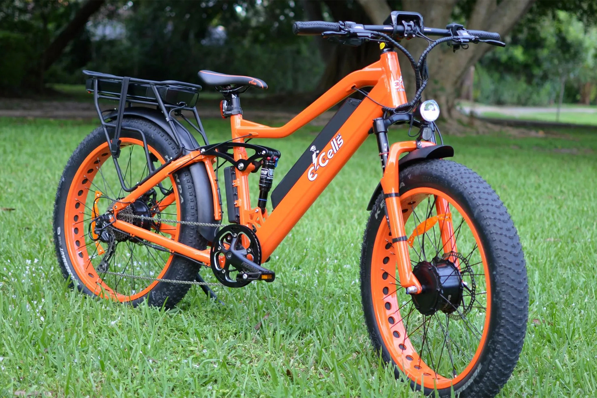 Super bicicleta elétrica da E-Cells vem com dois motores, tração nas duas rodas e duas baterias que proporcionam uma potência de 1.638Wh, mas o preço não agrada