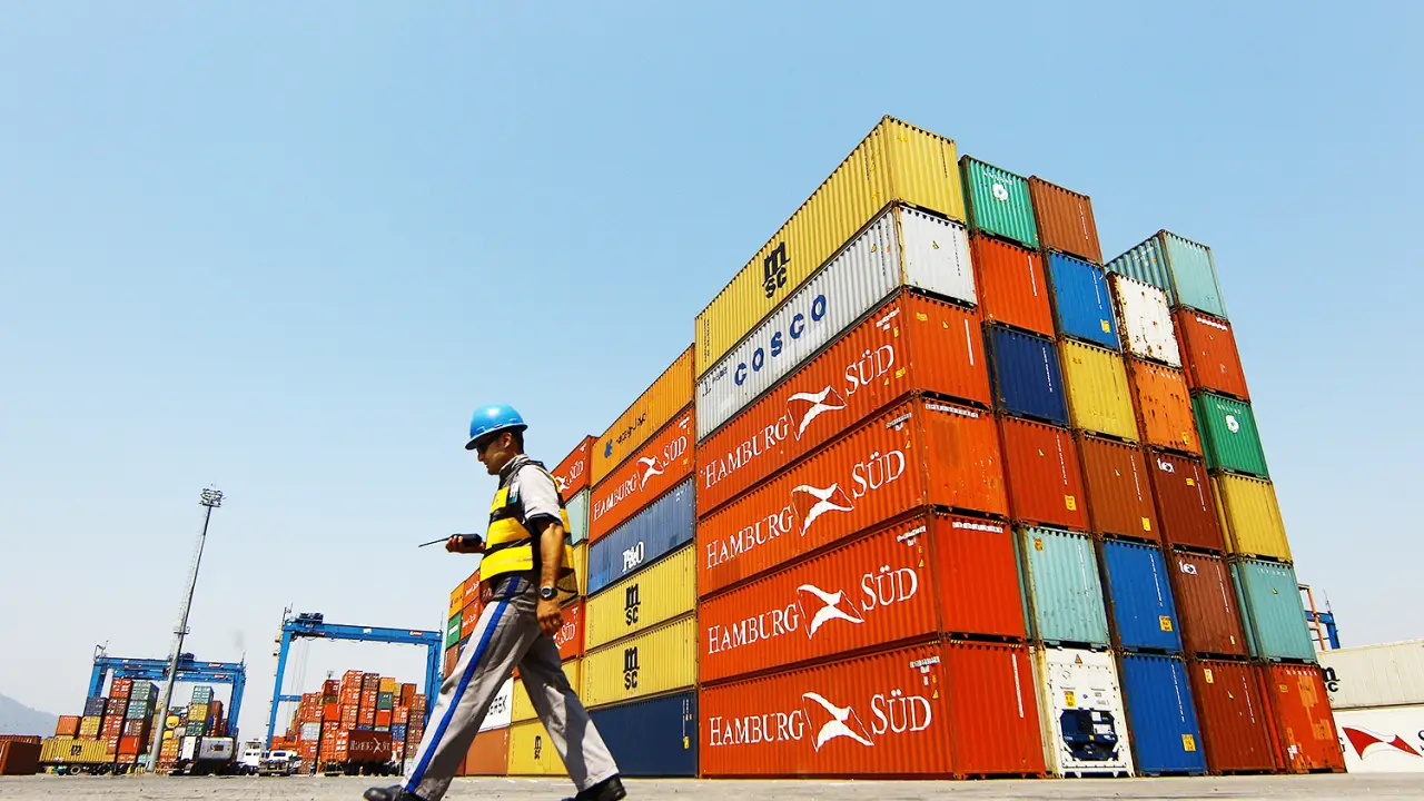 Registrando um excedente de US$ 1,708 bilhões até o momento atual de janeiro e fazendo com que o resultado das exportações fossem para US$ 11 bilhões e importações US$ 9,29 bilhões, a balança comercial brasileira cresce economicamente em exportações 16,8% em comparação anual