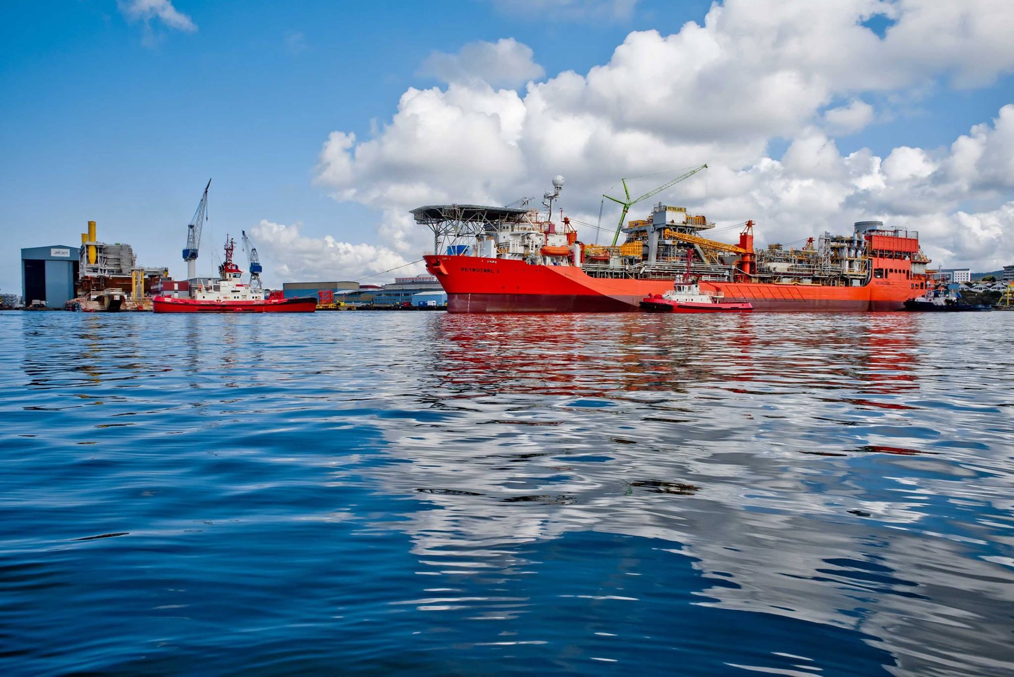 A empresa destacou que a manutenção preventiva da embarcação offshore já estava planejada no cronograma de operações. O FPSO Petrojarl I da Enauta é o grande produtor de petróleo e gás natural da empresa no Campo de Atlanta, na Bacia de Santos.