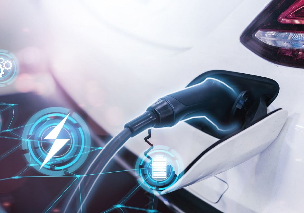 Empresa usa inteligência artificial para eliminar problemas de autonomia dos carros elétricos e cria bateria definitiva 