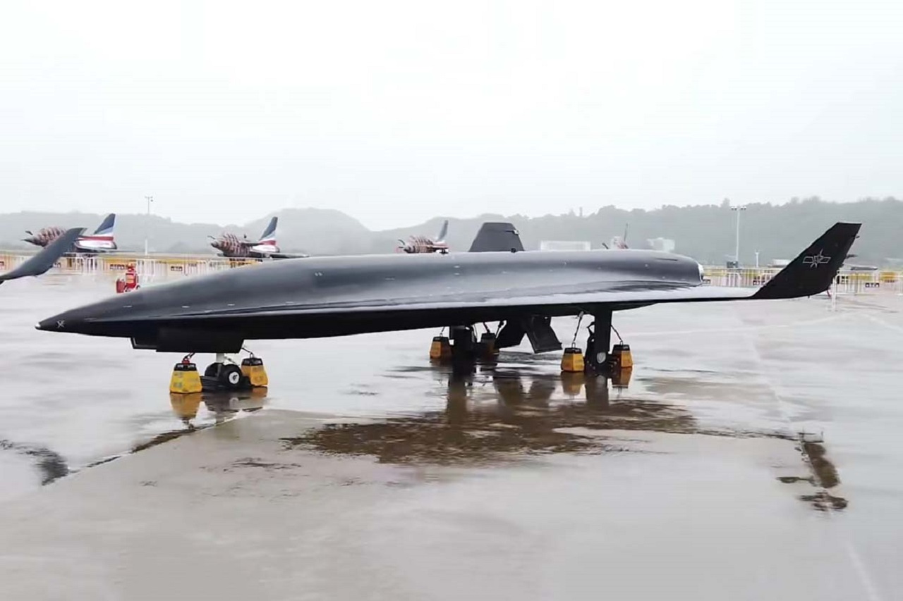 WZ-8, a única aeronave supersônica chinesa desse tipo no mundo, entra em funcionamento