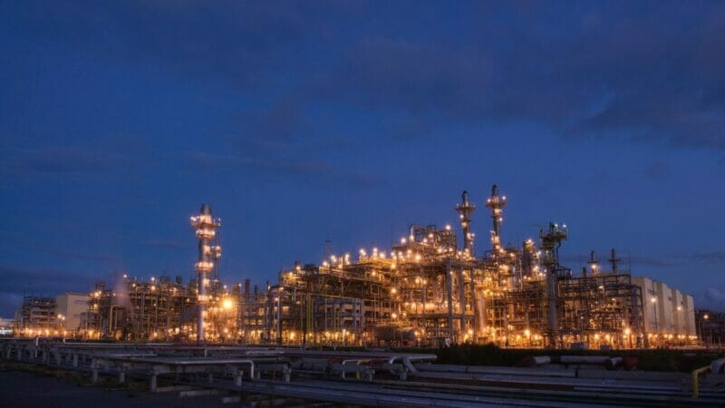 Após acusações ao Cade, Petrobras responde que o mercado de petróleo possui diversidade de fornecedores, tanto nacionais quanto internacionais. As refinarias privadas estão na corrida pelo preço do petróleo com a estatal.