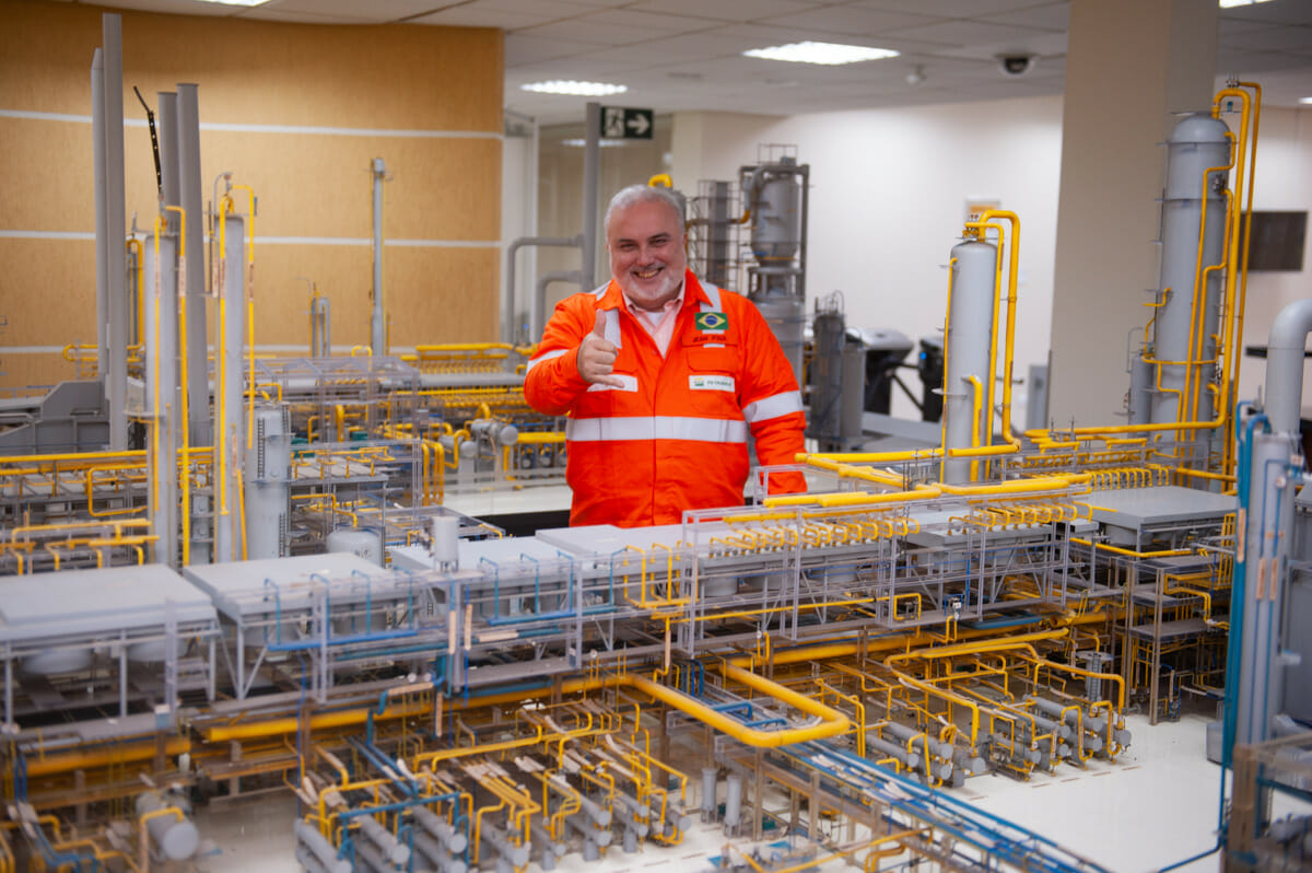 Prates confirmou os planos da Petrobras para a volta da produção de fertilizantes em ANSA. O presidente da estatal visitou a fábrica e reforçou a etapa atual de estudos de viabilidade para a retomada.