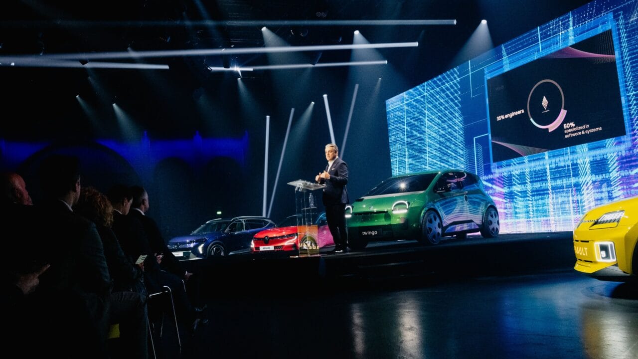 Renault, Ampere, carros elétricos, modelos, preços acessíveis, Kardian, Nivus, Pulse, Metaverso, fábrica futurista, Capital Market Day, Luca de Melo, plataforma AmpR Small, AmpR Medium, Peugeot 208, Volkswagen Golf, Legend, 20 mil euros, 1 milhão de carros