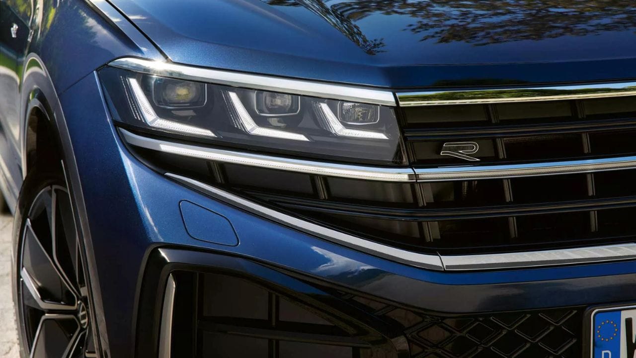 Novo Volkswagen Touareg: O SUV vem em várias versões, como Elegance, R-Line e Touareg, com capacidade de rebocar quase 4 toneladas e tecnologia inteligente