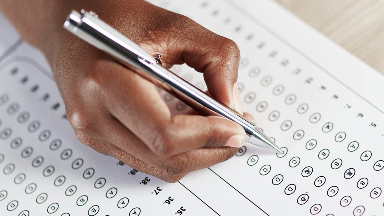 Prefeitura abre concurso com 429 vagas em edital para cargos de nível fundamental e médio com salário de até R$ 15 mil