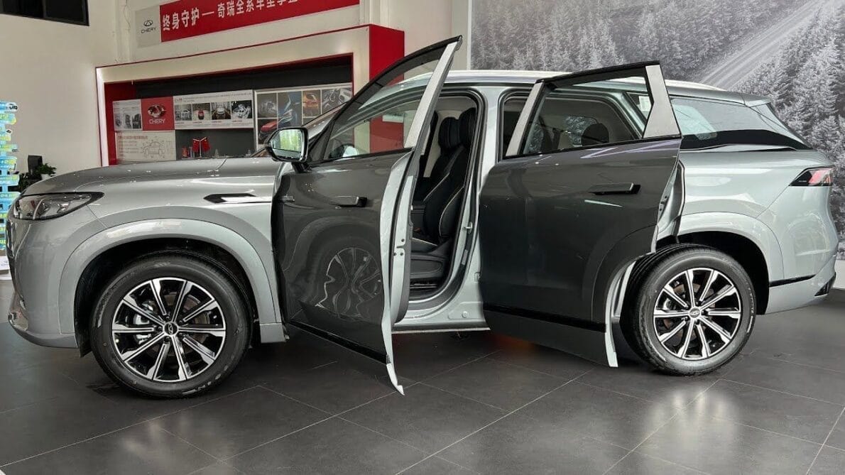 Novo SUV Tiggo 9 da Caoa Chery, confirmado para o Brasil, promete liderar o segmento de veículos de sete lugares com motor 2.0 turbo a gasolina, tecnologia avançada e motorização potente