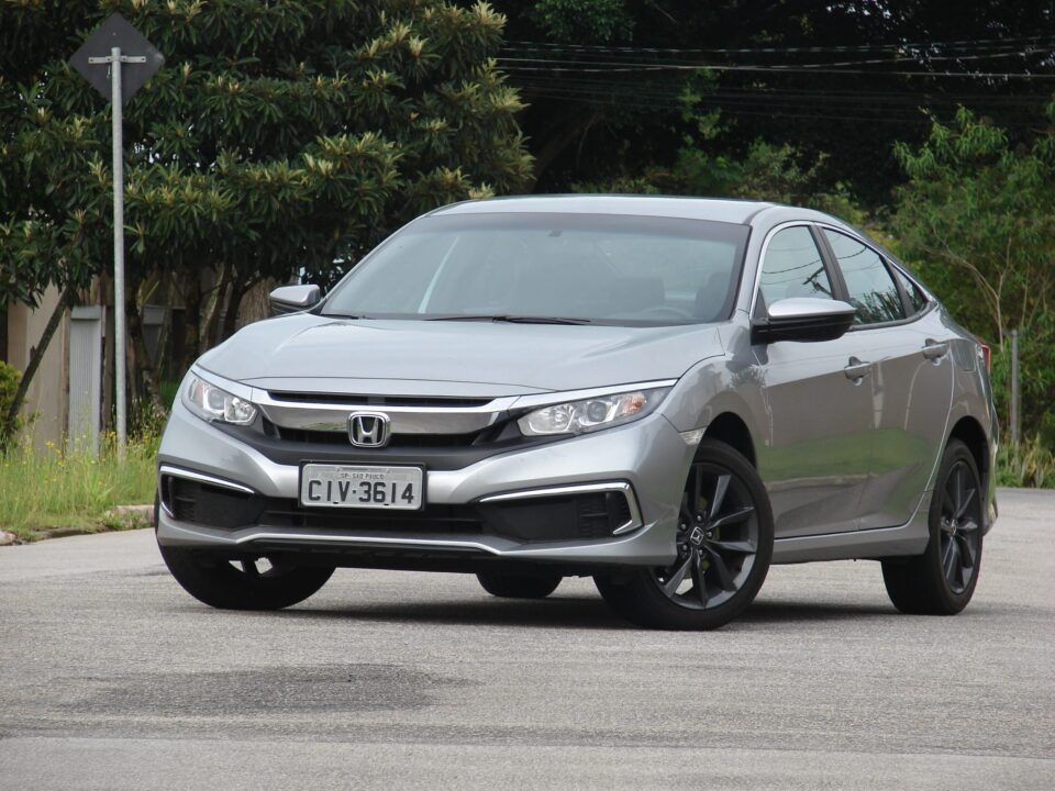 Honda Civic Lx G7 por menos de R$ 26 mil é o novo campeão! Em 2024, carro popular da Honda desbanca modelos modernos com incrível consumo de 13,2 km/l – o carro ‘baratinho’ que todo mundo quer!