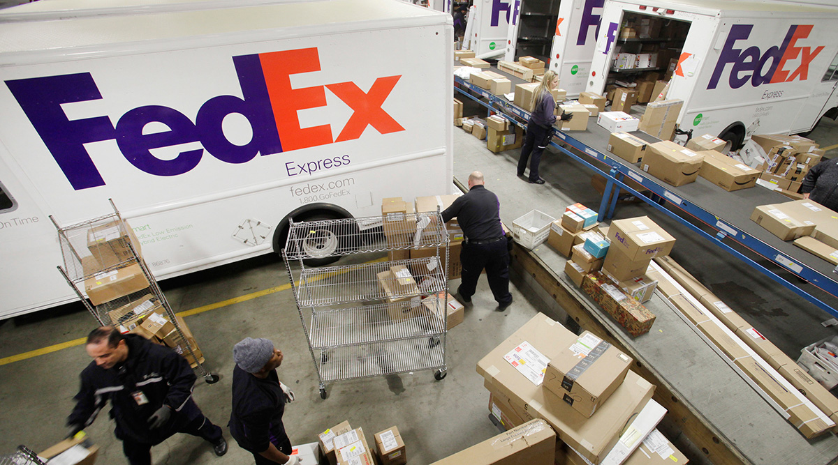Trabalhe na FedEX: Processo seletivo exigindo ensino médio com 75  vagas para motoristas, conferente, operador de empilhadeira e outras funções!