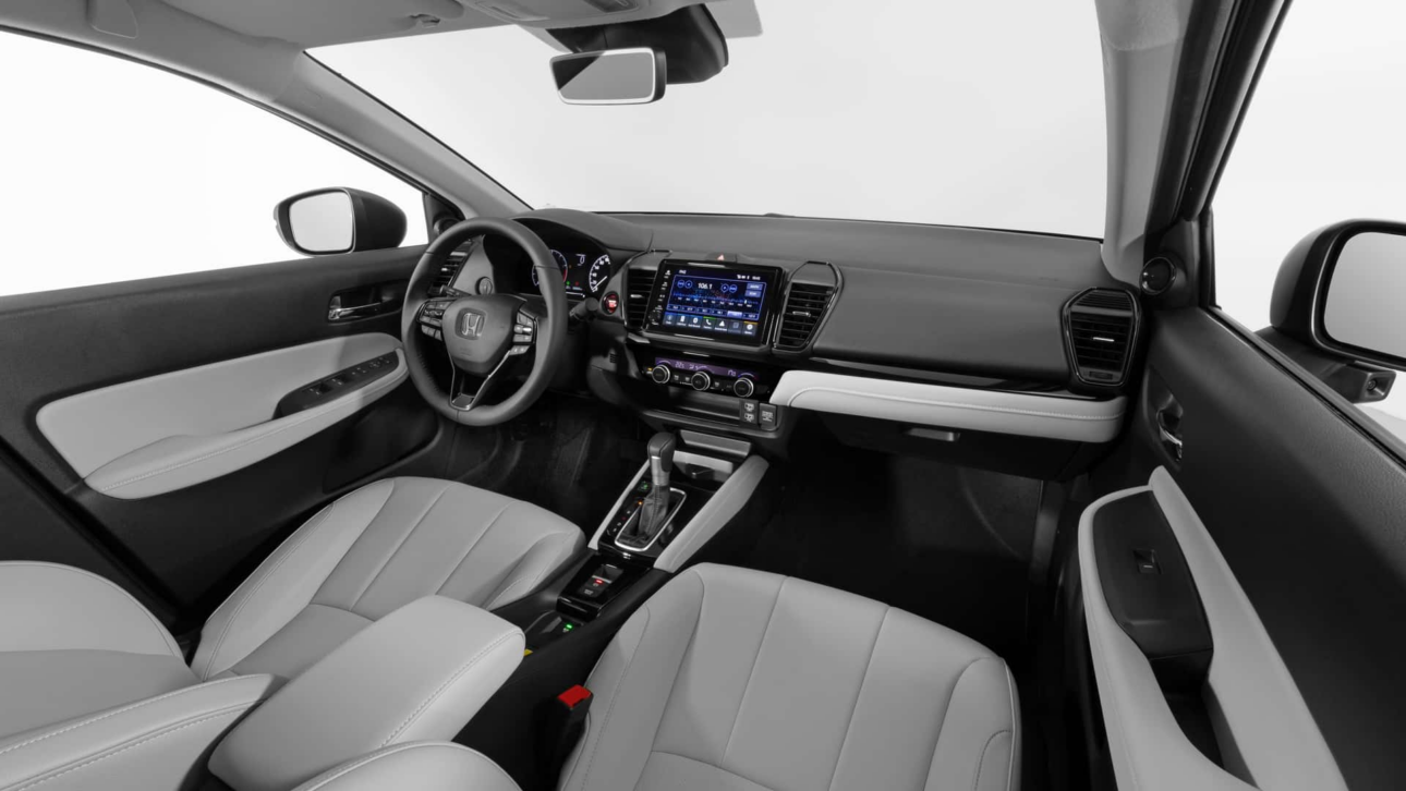 Honda City 2025 chega com design renovado, segurança de ponta e eficiência de consumo. (Imagem: divulgação)