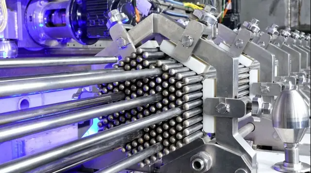 Os reatores Gen IV são usados para gerar eletricidade de forma mais eficiente e sustentável, aproveitando ao máximo os recursos nucleares. Eles também ajudam a reduzir a dependência de combustíveis fósseis e a emissão de gases poluentes.