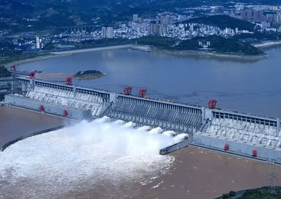 A Grande Represa de Inga será maior que a usina de Três Gargantas, na China, que atualmente é a maior do mundo. Com capacidade de 40.000 megawatts, ela produzirá quase o dobro da energia gerada por Três Gargantas.