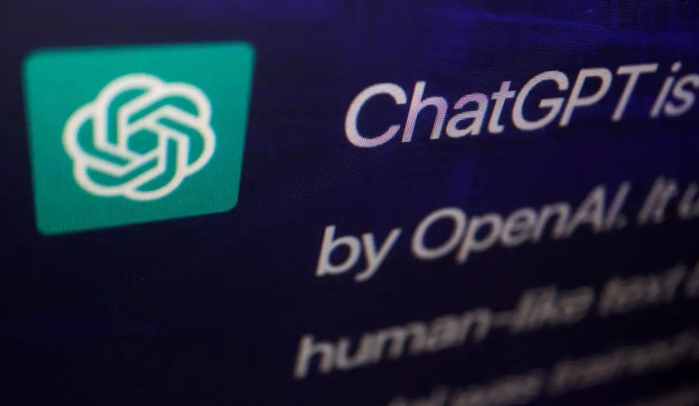 A inteligência artificial (IA) é uma tecnologia que permite que máquinas pensem e aprendam como os humanos. Ela já faz parte do nosso dia a dia, ajudando em tarefas simples e resolvendo problemas complexos.