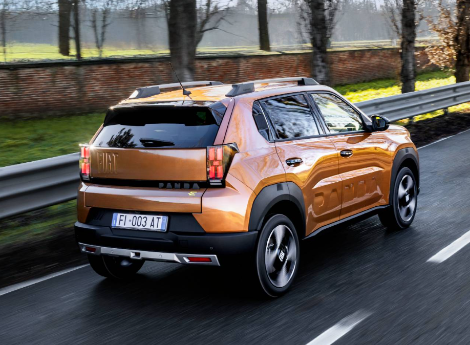 No Brasil, o **Fiat Grande Panda** vai competir diretamente com **Renault Kardian, Volkswagen Tera e Honda WR-V**. Com motor híbrido e design moderno, ele entra na briga dos SUVs compactos para conquistar quem busca tecnologia e eficiência.