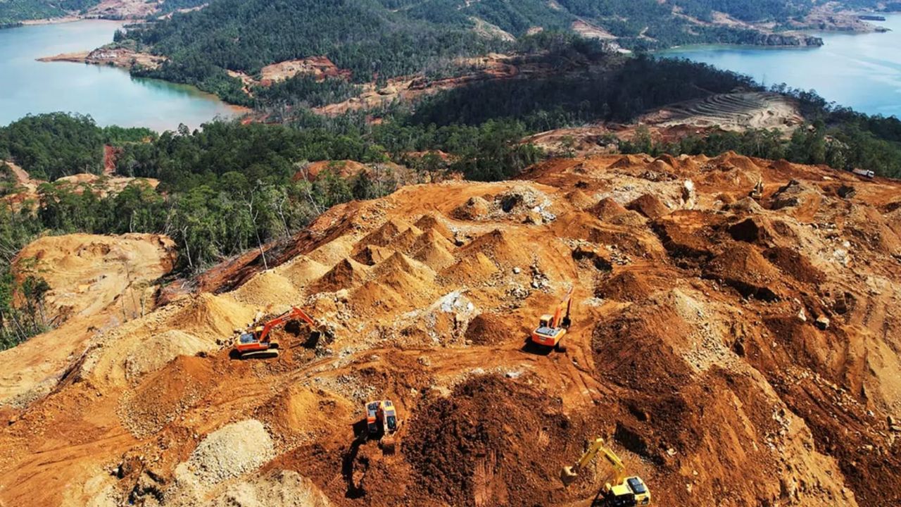 Mineral raro da Indonésia rende US$ 6,8 bilhões ao ano, mas está destruindo ecossistemas e ameaçando vidas