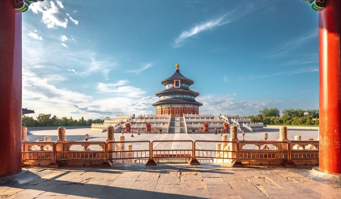 A Cidade Proibida em Pequim não é só um palácio, é um verdadeiro monumento da história da China. Com quase 9.000 quartos, uma arquitetura impressionante e um valor bilionário, esse lugar continua a fascinar o mundo.