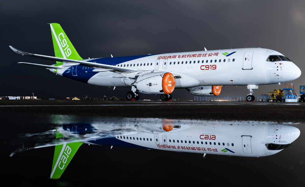 A Comac é a fabricante de aviões da China que quer competir com Airbus e Boeing. Seus modelos, como o C919, C929 e C939, prometem mudar o mercado da aviação mundial.