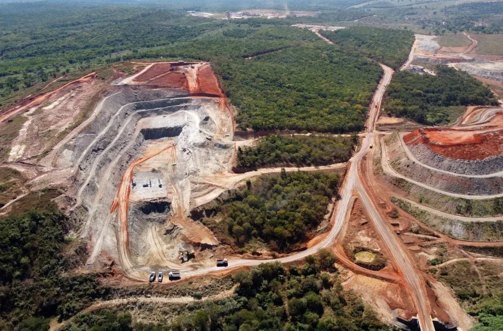 A BYD adquiriu direitos minerários em Coronel Murta, uma cidade localizada no Vale do Jequitinhonha, no estado de Minas Gerais, Brasil. A área total cobre 852 hectares e está próxima a outras empresas de mineração, como a Atlas Lithium.