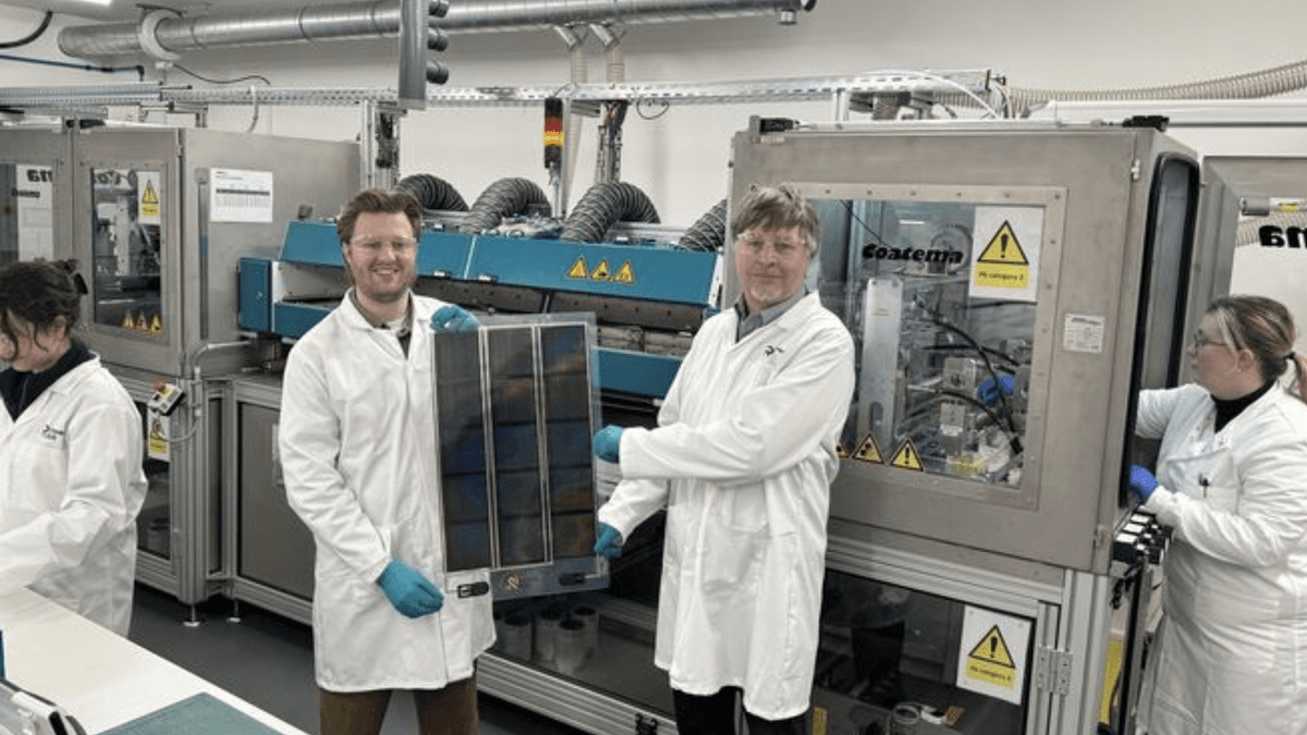 Células solares sem terras raras projetadas no Reino Unido prometem energia limpa e acessível