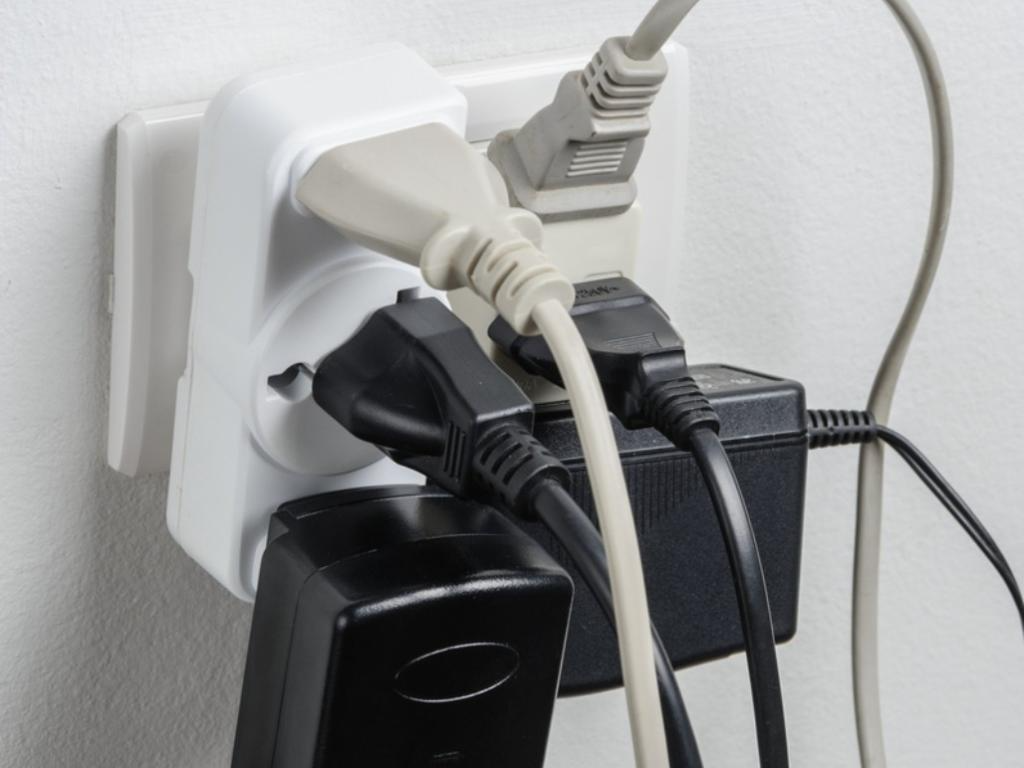 eletrodomésticos, tomada