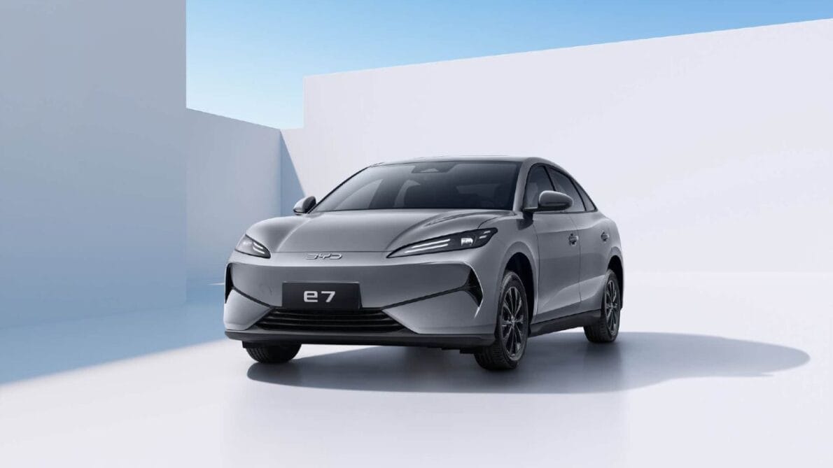 BYD e7: novo sedã elétrico para taxistas custa menos que Fiat Mobi
