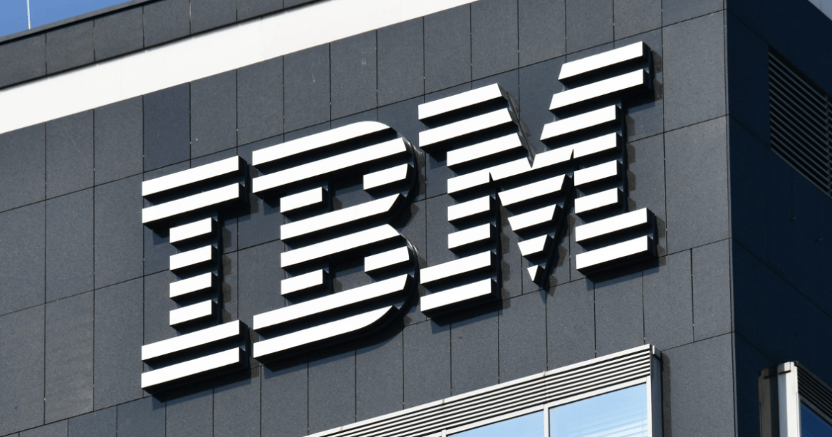 IBM oferece milhares de vagas em cursos gratuitos online; áreas incluem inteligência artificial, segurança digital, desenvolvimento de sistemas, design e outras