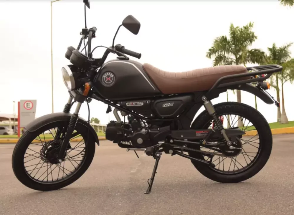 Moto 0 km da Shineray custa R$ 8.490 e pode fazer até 38 km/l com gasolina em ciclo urbano, segundo dados da fabricante