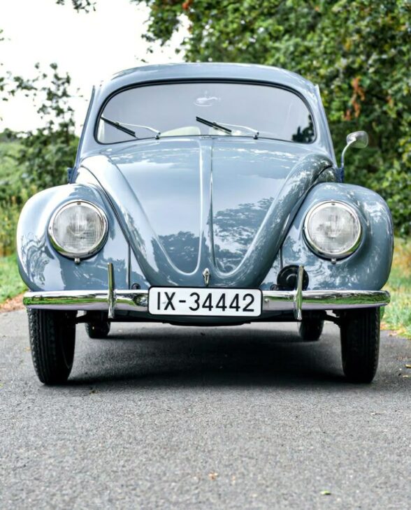 Volkswagen Fusca carro que popularizou a mobilidade no Brasil e marcou a história da engenharia automotiva