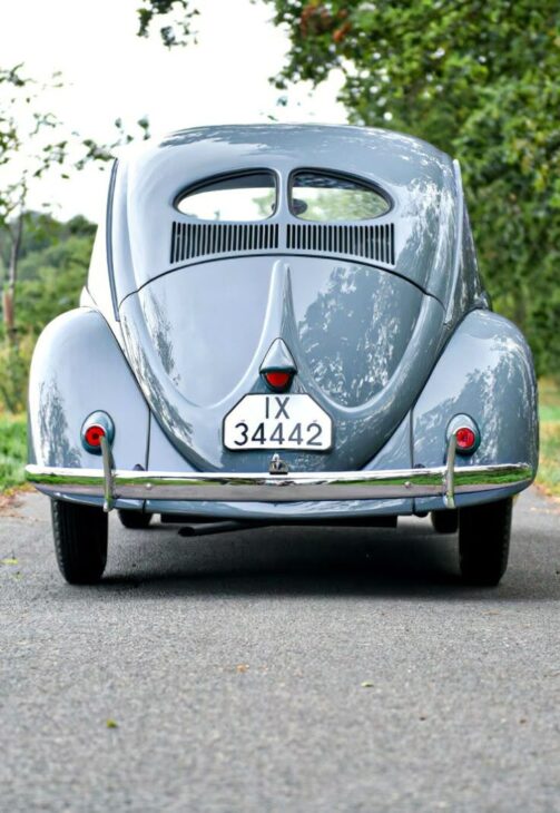 Volkswagen Fusca carro que popularizou a mobilidade no Brasil e marcou a história da engenharia automotiva