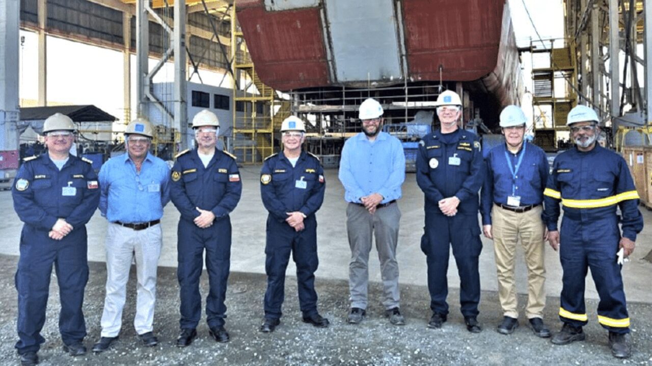 Visita da Armada do Chile em estaleiro brasileiro.