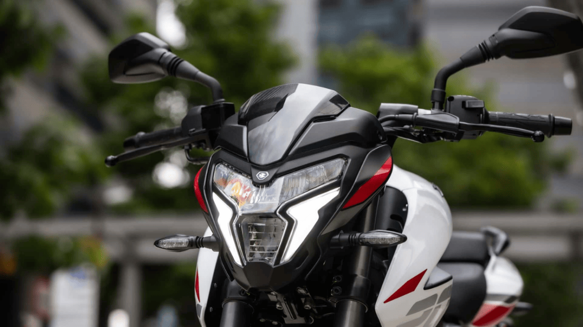  Bajaj lança as novas Dominar NS 160 e NS 200 com mais tecnologia, visual esportivo, conectividade e preços competitivos na linha 2026.