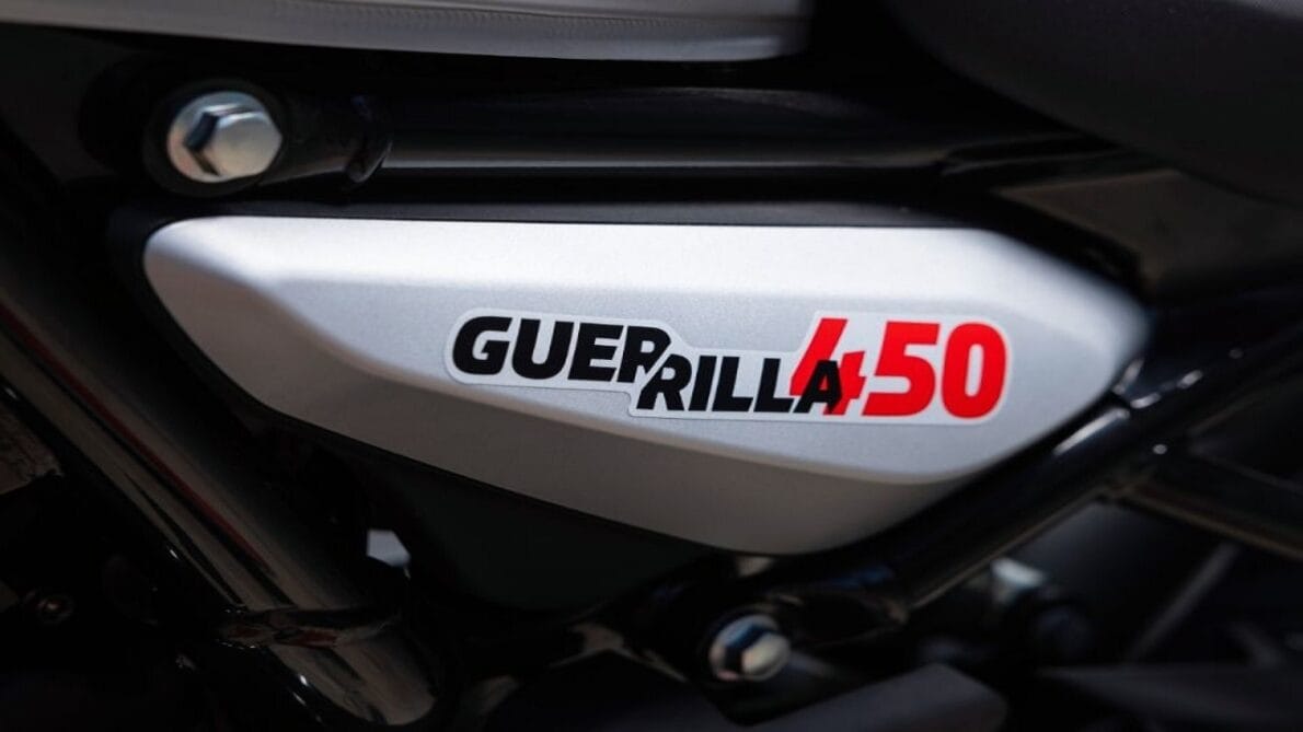 Royal Enfield Guerrilla 450 pode chegar ao Brasil em 2026 com motor de 40 cv e refrigeração líquida