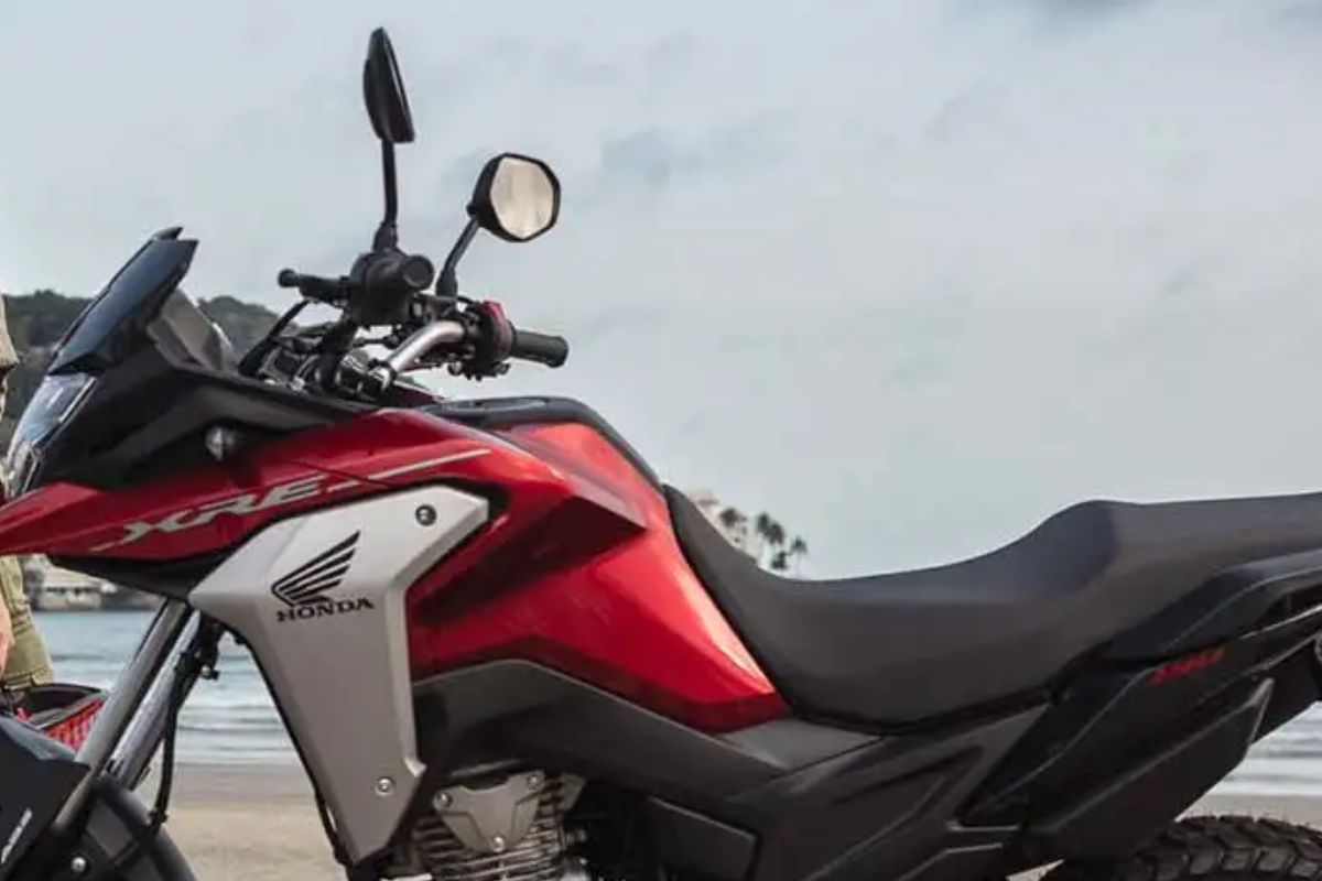 A XRE 190 é a 'moto de ouro' do Brasil! Mesmo na faixa dos R$20 mil, ela gera filas e supera rivais em desejo. Descubra os motivos desse fenômeno.