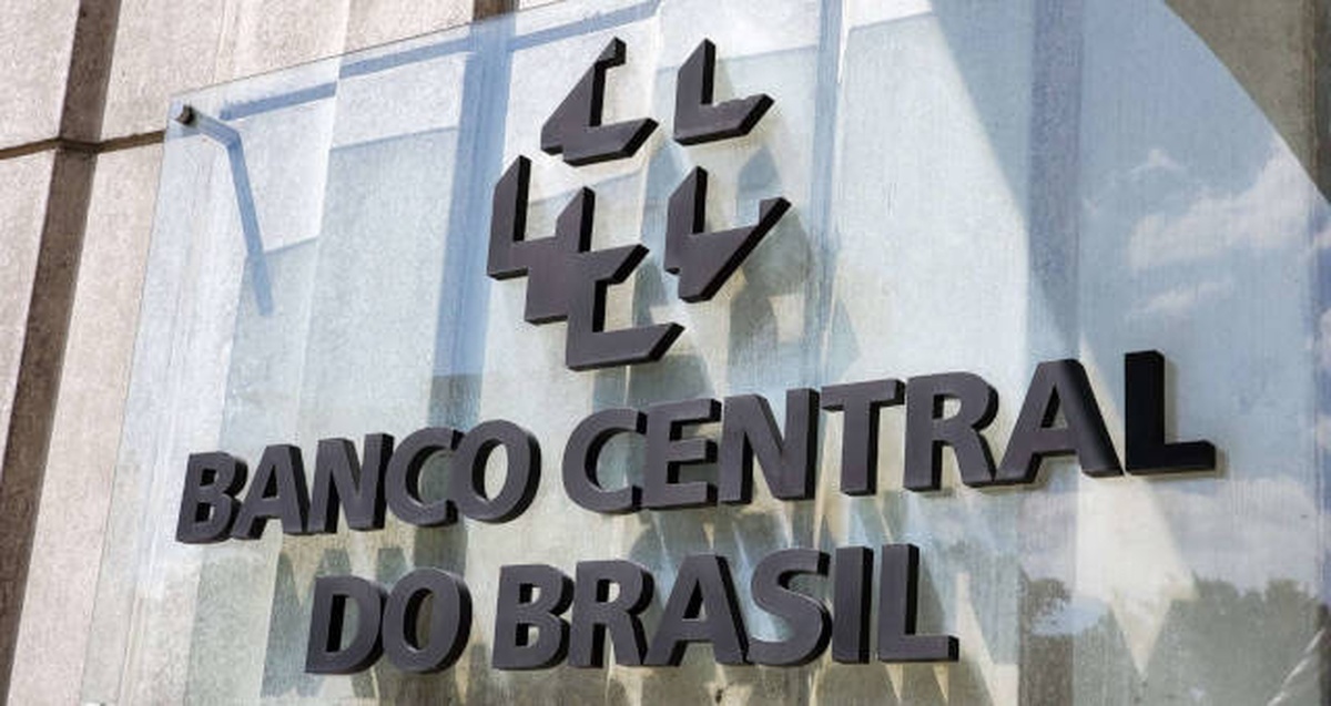 Fachada do Banco Central do Brasil com logotipo em destaque