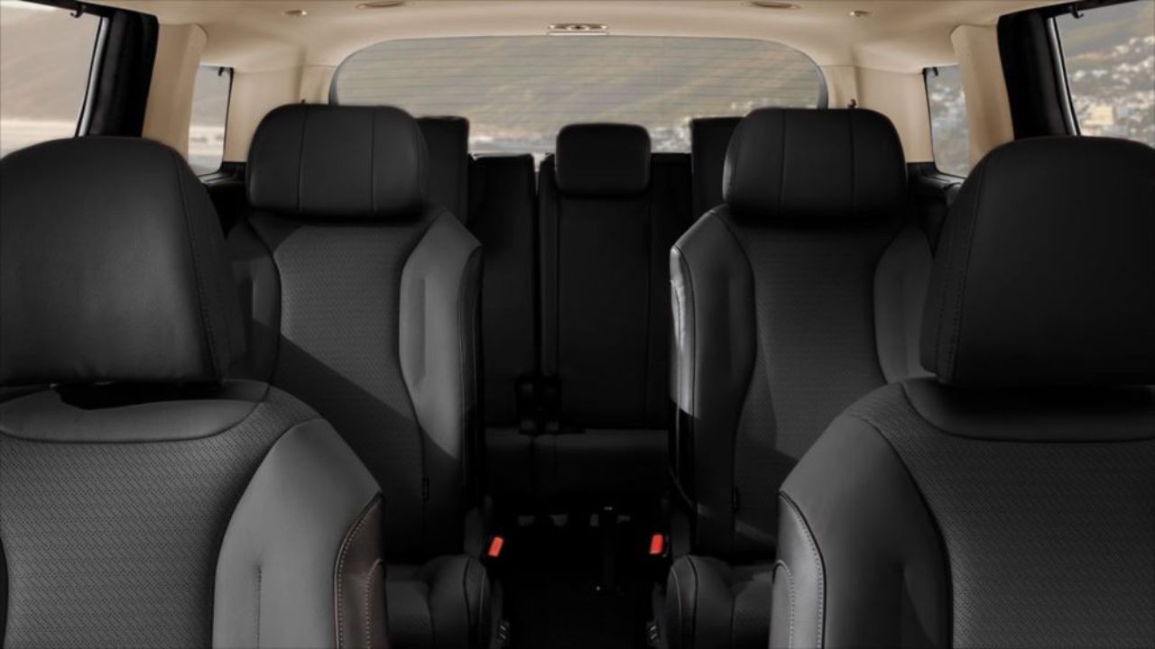 Com capacidade para até 8 passageiros e motor híbrido econômico, a nova van familiar chega para brigar com SUVs