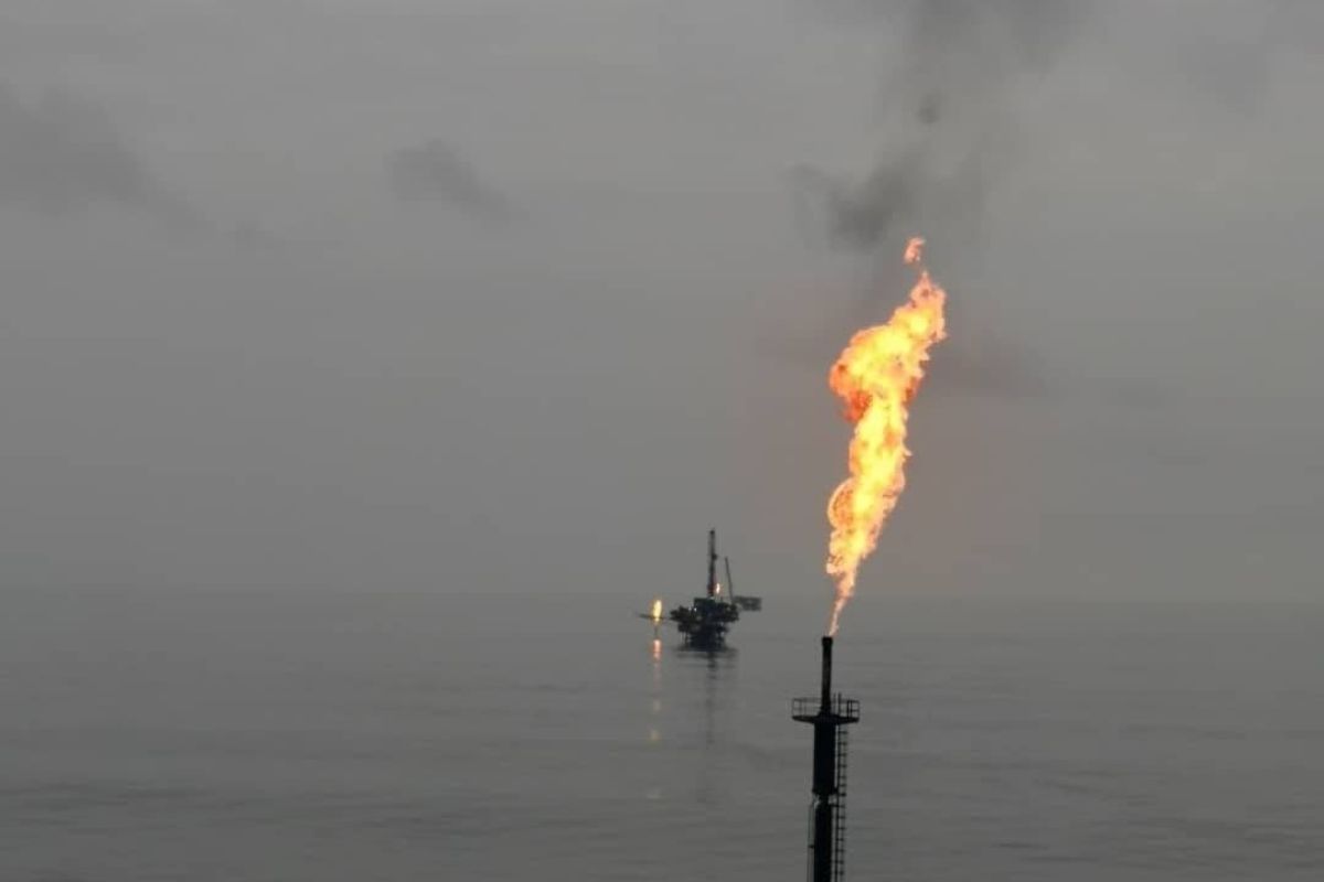Navio da Marinha do Peru colide com plataforma de petróleo na Amazônia. Acidente com instalação da Perenco deixa mortos e desaparecido. Saiba mais.