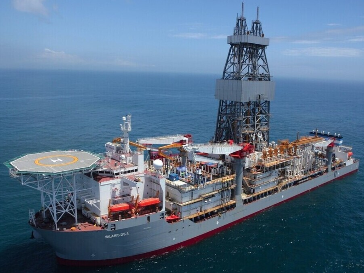 A Petrobras iniciou a perfuração de um novo poço de petróleo no bloco de Aram, no pré-sal da Bacia de Santos. A perfuração integra o plano exploratório da companhia para ampliar suas reservas.