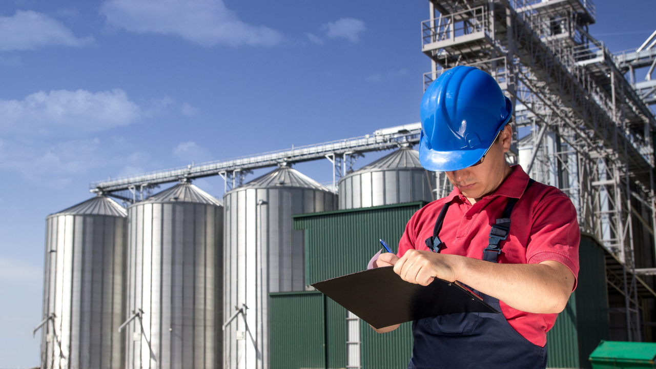 Profissionais de nível médio podem enviar seus currículos para o novo processo seletivo da Amaggi, na vaga de emprego para Operador de armazém.