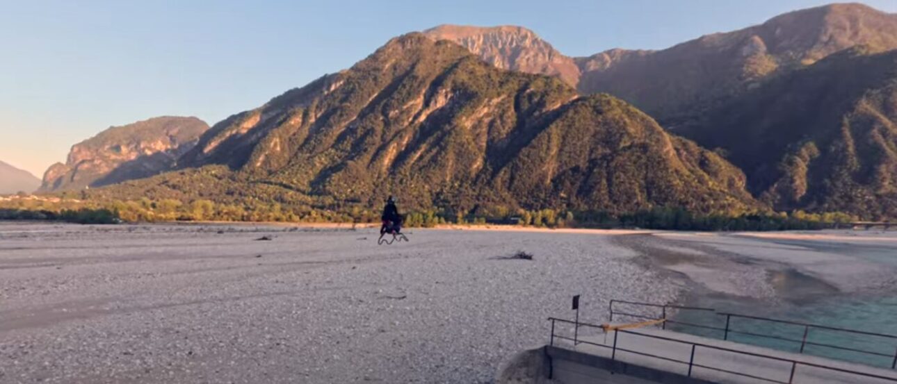 Conheça a moto voadora inspirada em Star Wars! A Airbike promete revolucionar a mobilidade urbana, mas será que está pronta para o futuro?