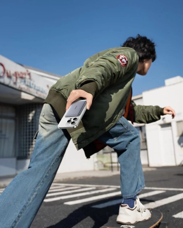 Power bank magnético ultrafino da Baseus oferece potência e portabilidade impressionantes, redefinindo a experiência de carregamento.